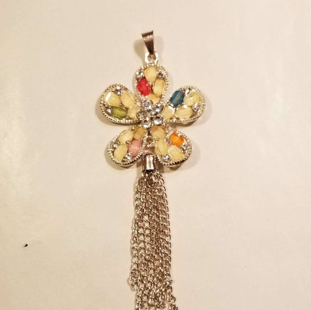 Colorful crytal flower pendant